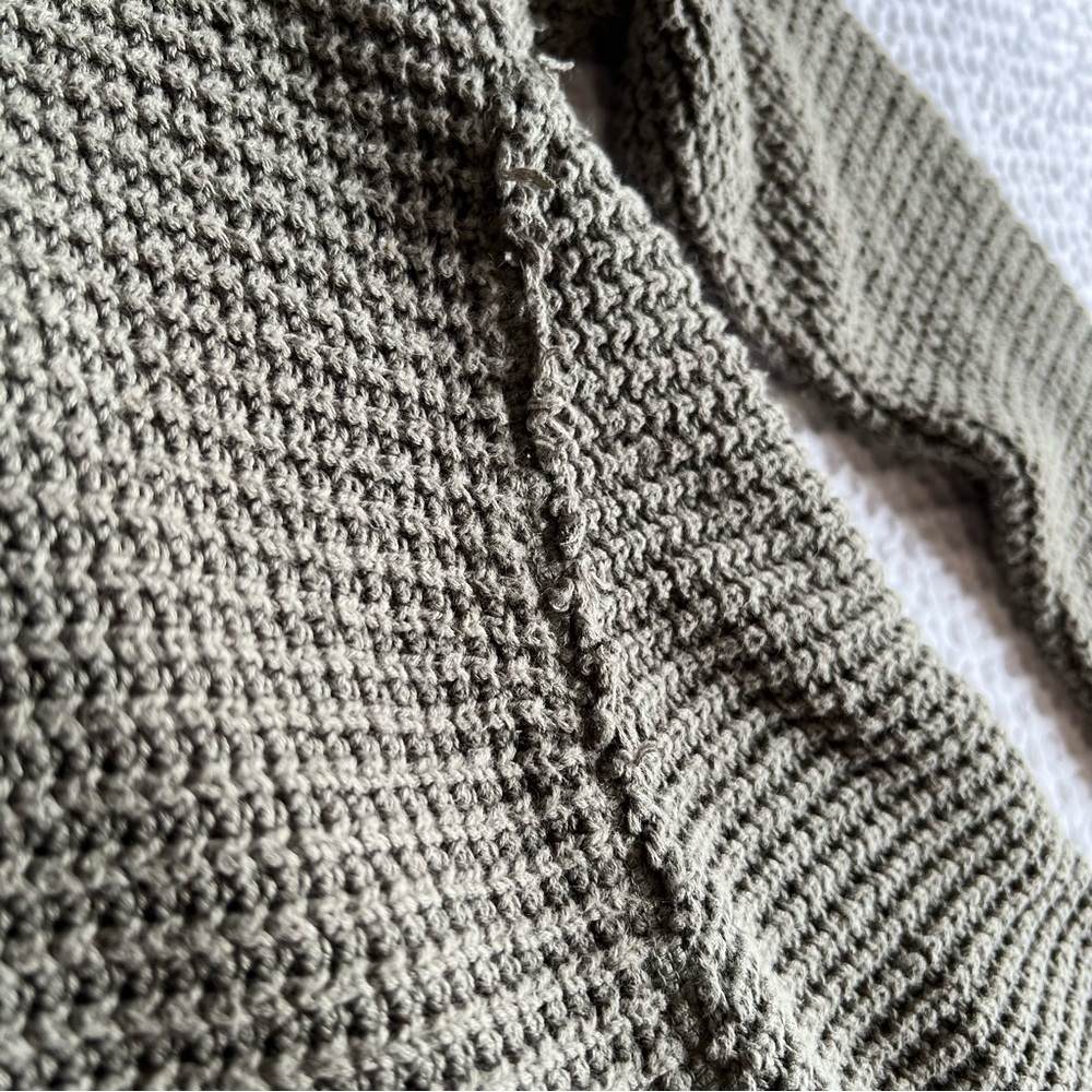 GUC Free People Moonshine V Oversized Cold Shoulder Sweater | Sz M | Olive Green - Picture 7 of 8